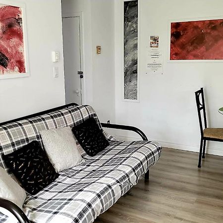 Quiet Cozy Apartment Next To Highway Wifi+Netflix Edmundston Buitenkant foto