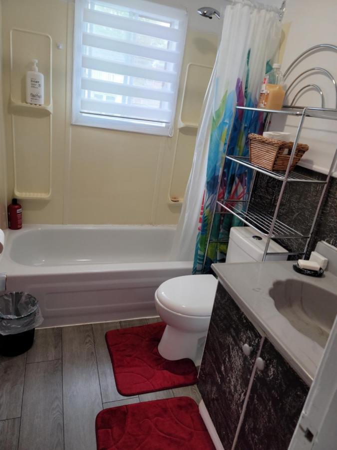 Quiet Cozy Apartment Next To Highway Wifi+Netflix Edmundston Buitenkant foto